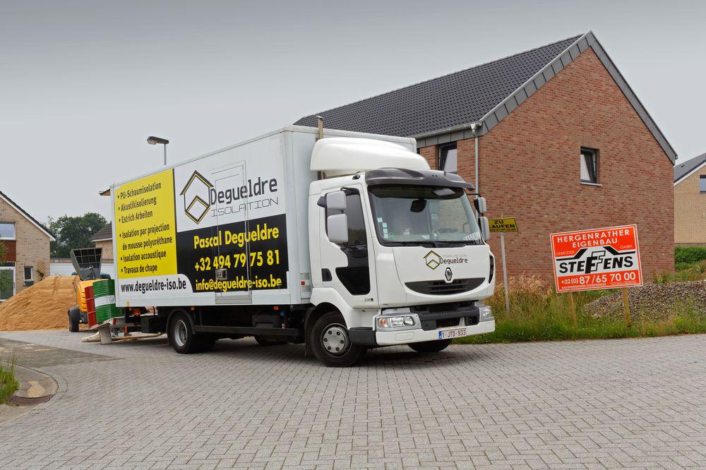 Notre camion équipé pour la mousse PU